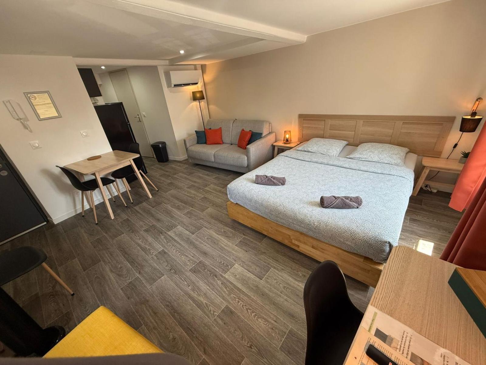 Appartement Jolis Au Coeur De Ferrand - Proche Jaude - Wifi Et Netflix Clermont-Ferrand